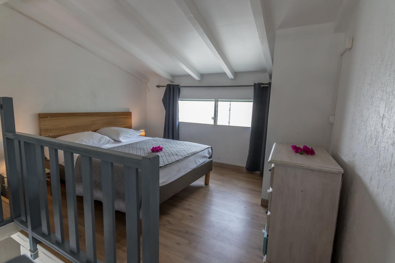 Apartamento Superbe Studio En Duplex, Vue Sur Mer Et Piscine Le Gosier  Exterior foto