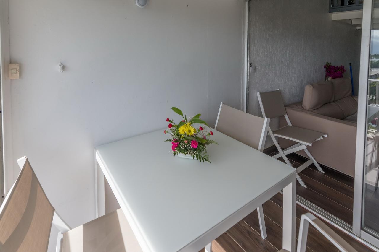 Apartamento Superbe Studio En Duplex, Vue Sur Mer Et Piscine Le Gosier  Exterior foto